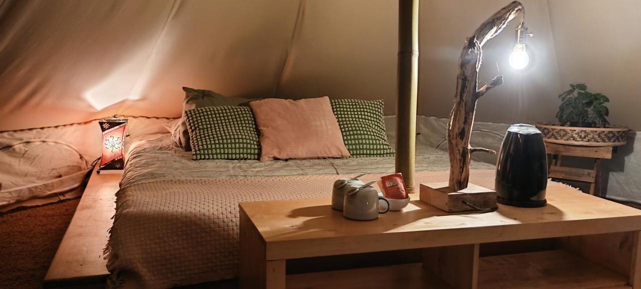 Evasion En Pleine Nature, Tipi Insolite Et Jacuzzi Au Pont Du Gard ! فير بونت دي غارد المظهر الخارجي الصورة